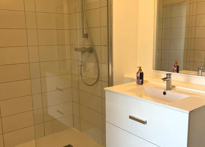 Ღ Repos Urbain - T4 Spacieux, Lumineux Et Parking La Rochelle (Charente-Maritime)